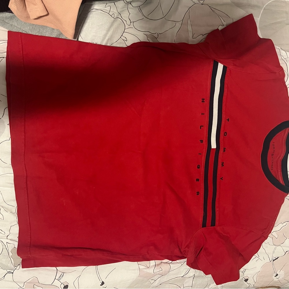 No stains good quality red embroidered flag stripe logo t-shirt size small